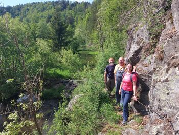 alpenverein österreich sektion horn - Wegearbeiten Bernhard Renner, Michael Schwayda und Nicole Grath am Wegabschnitt Kamptal Seenweg